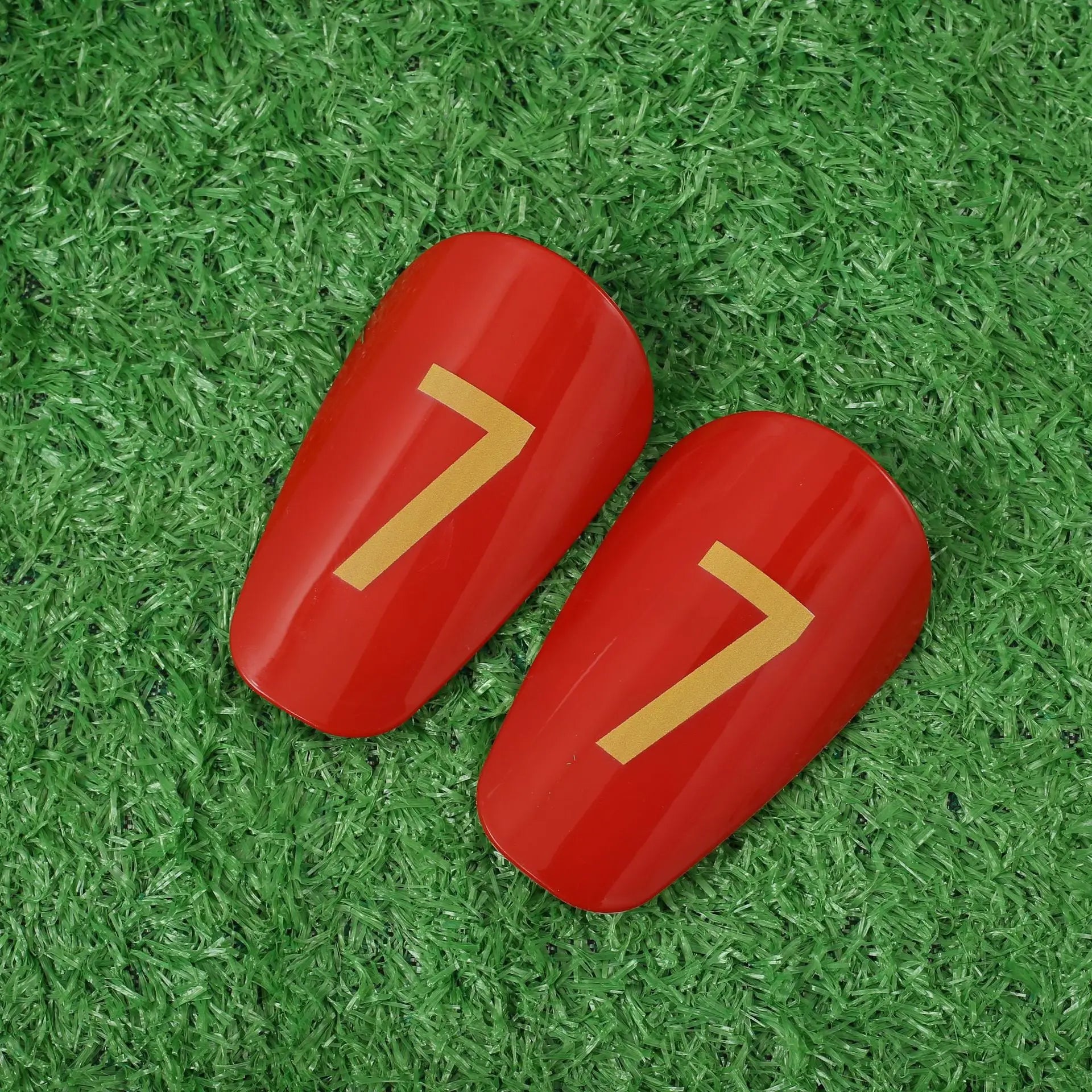 1/6 Pair M/L Size Soccer Shin Guards Personalized Graffiti Trendy Style for Adult and Youth Match Training