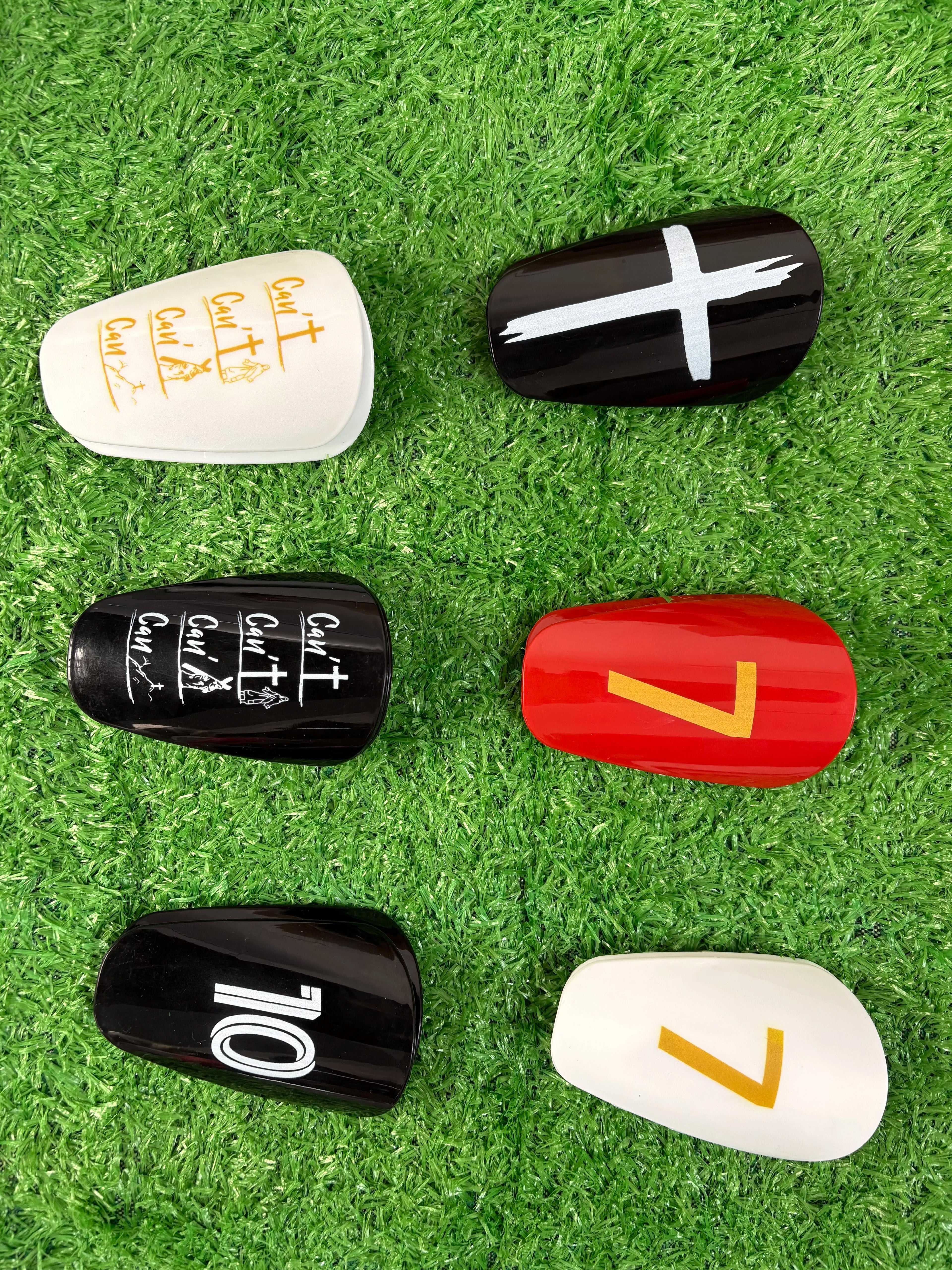 1/6 Pair M/L Size Soccer Shin Guards Personalized Graffiti Trendy Style for Adult and Youth Match Training